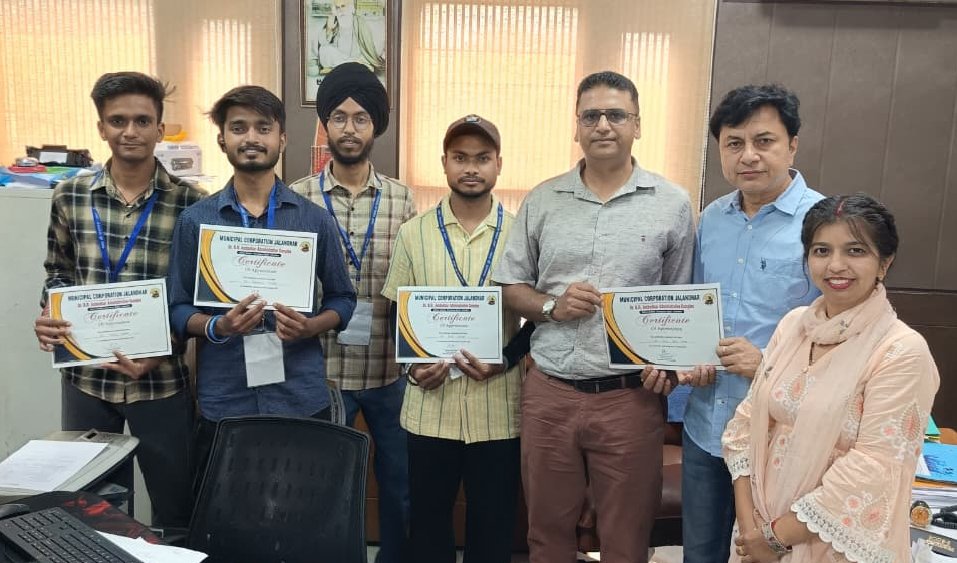 DAV College Students Join Hands in Ongoing Census Drive